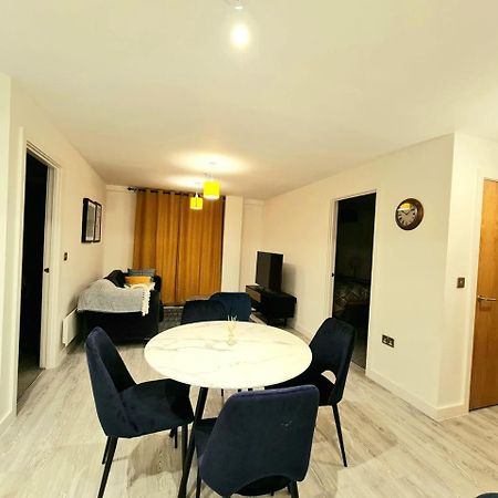 Exquisite Cosy 2-Bed Apartment In Salford Manchester Buitenkant foto