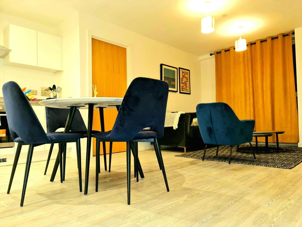 Exquisite Cosy 2-Bed Apartment In Salford Manchester Buitenkant foto