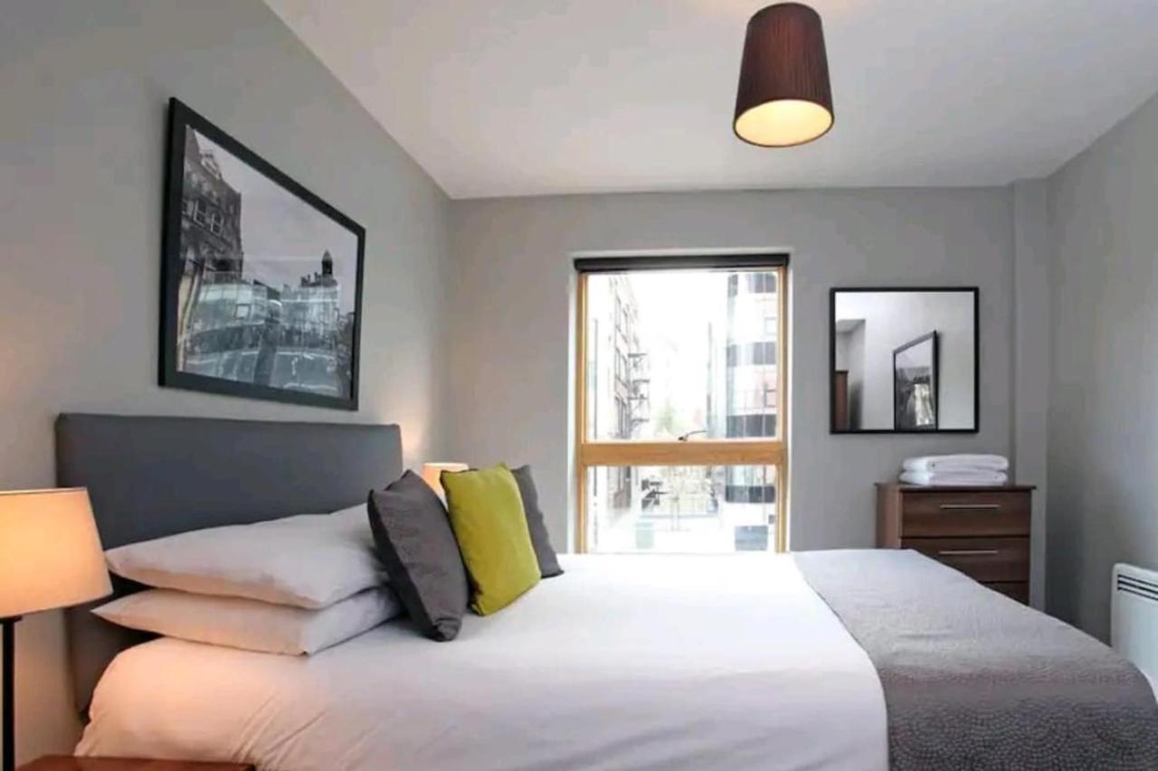 Exquisite Cosy 2-Bed Apartment In Salford Manchester Buitenkant foto