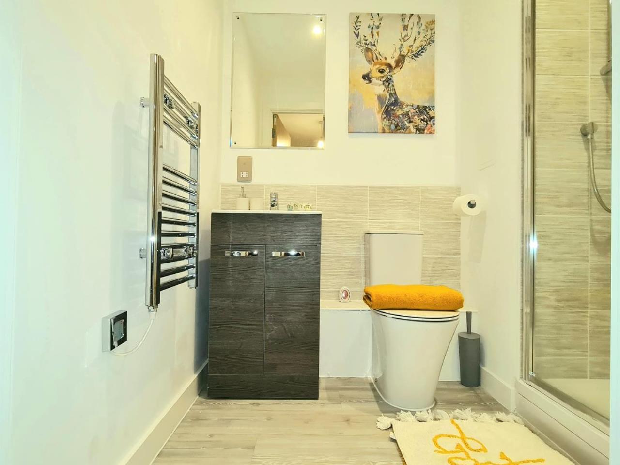 Exquisite Cosy 2-Bed Apartment In Salford Manchester Buitenkant foto