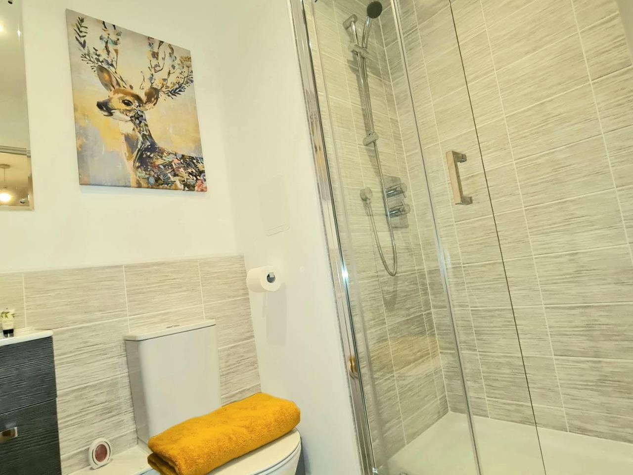 Exquisite Cosy 2-Bed Apartment In Salford Manchester Buitenkant foto