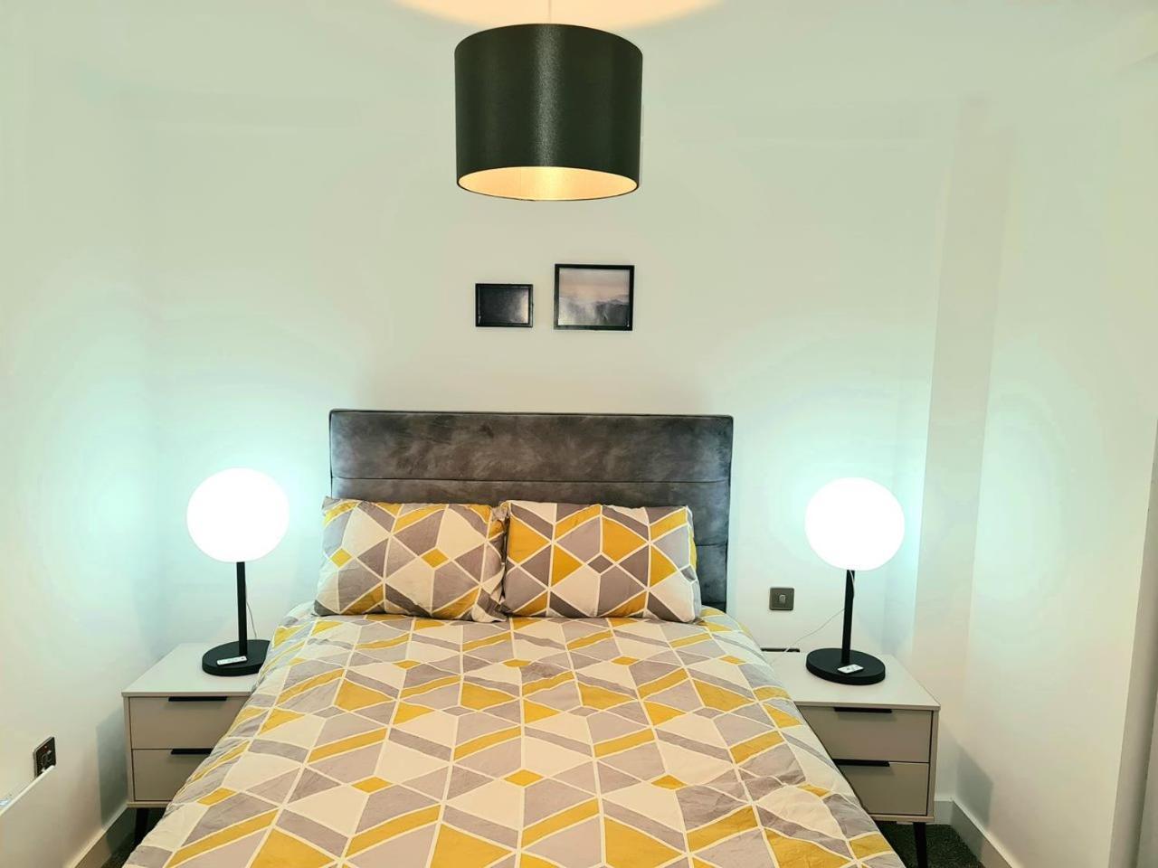 Exquisite Cosy 2-Bed Apartment In Salford Manchester Buitenkant foto
